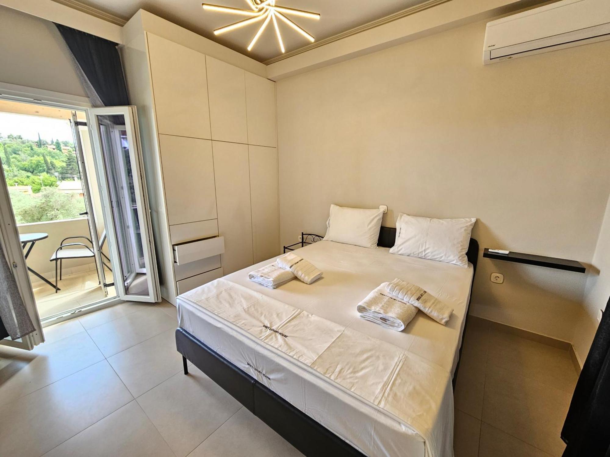 Grey Luxury House Apartamento Ýpsos Exterior foto
